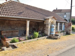 Photo paysage et monuments, Ambiévillers - la fontaine