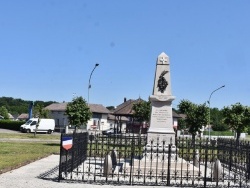 Photo paysage et monuments, Breuches - le monument aux morts