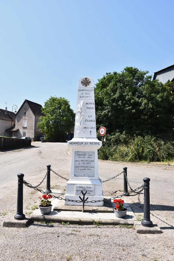 Photo Dampvalley-Saint-Pancras - le monument aux morts