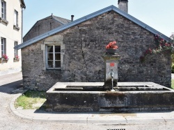 Photo paysage et monuments, Dampvalley-Saint-Pancras - la fontaine