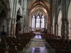 Photo paysage et monuments, Luxeuil-les-Bains - basilique Saint Pierre