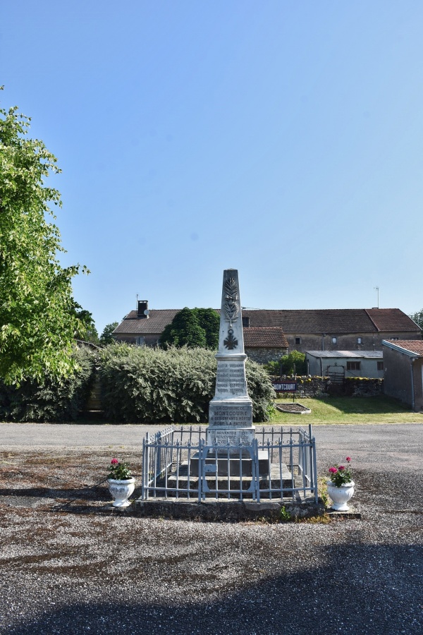 Photo Montcourt - le monument aux morts