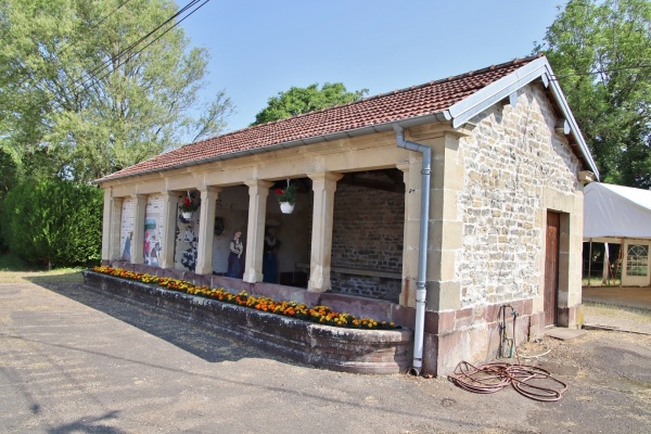 Photo Montureux-lès-Baulay - la fontaine