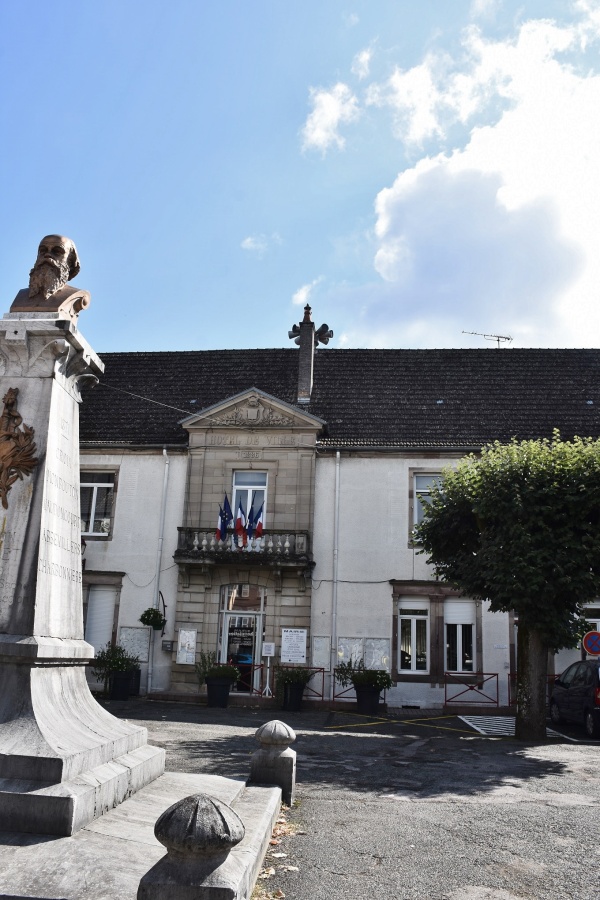 Photo Saint-Loup-sur-Semouse - la mairie