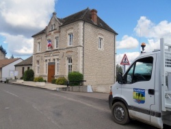 Photo paysage et monuments, Allériot - Allériot.71-Mairie.