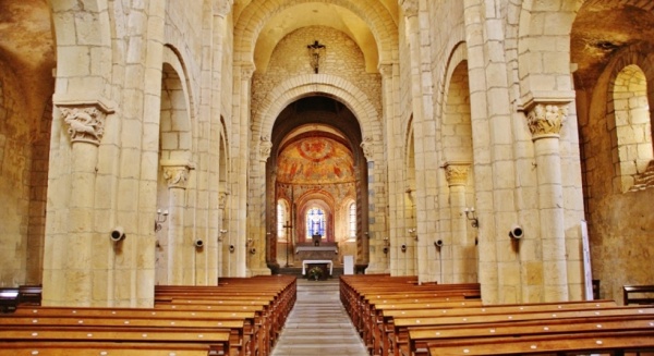 Photo Anzy-le-Duc - Interieure de L'église