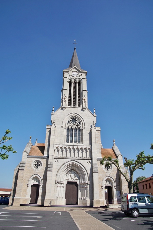 Photo La Chapelle-de-Guinchay - église Notre Dame