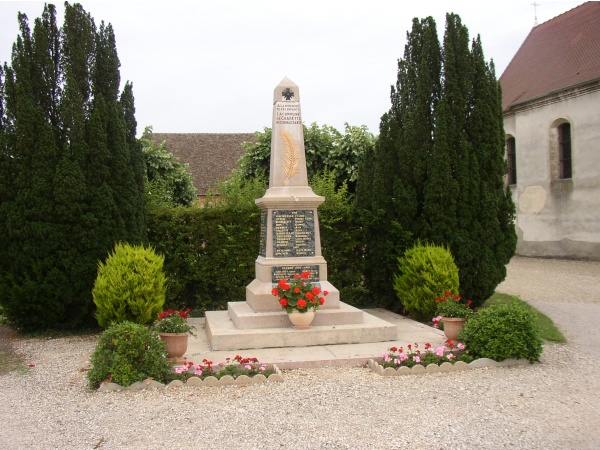 Photo Charette-Varennes - monuments aux morts