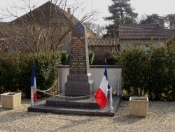 Photo paysage et monuments, Charette-Varennes - monuments aux morts