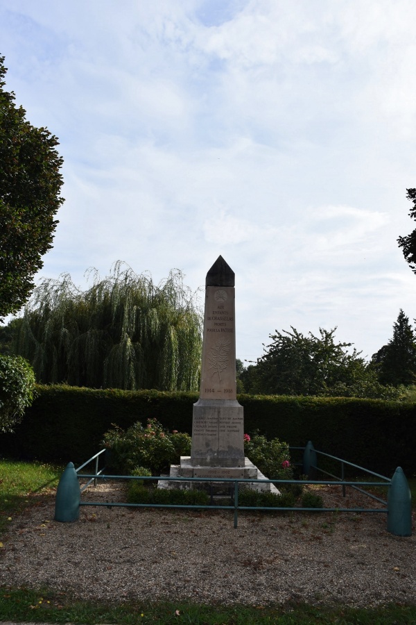 Photo Chasselas - le monument aux morts