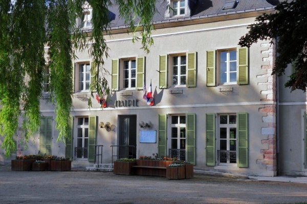 Photo Châtenoy-en-Bresse - Mairie de Châtenoy en Bresse.