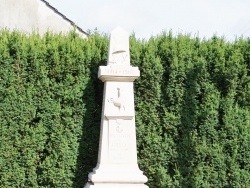 Photo paysage et monuments, Cheilly-lès-Maranges - le monument aux morts