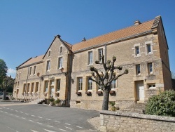 Photo paysage et monuments, Fuissé - La Mairie