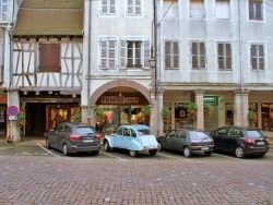 Photo paysage et monuments, Louhans - Louhans.71.Les arcades.2.