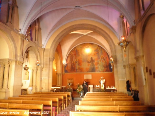 Intérieur de la chapelle des apparitons à Paray le Monial