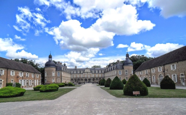 Photo Pierre-de-Bresse - Château de Pierre de Bresse,mai 2019.