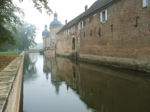Photo Pierre-de-Bresse - Pierre de bresse:Château 3.