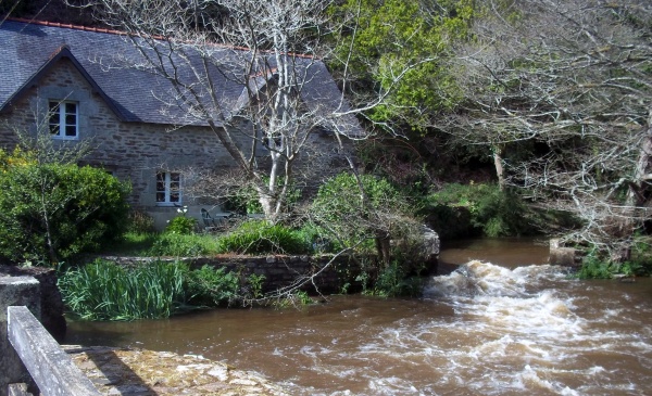 Photo Roussillon-en-Morvan - Pont Aven BIS