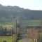 Photo Roussillon-en-Morvan - Tout en haut de cette voie Romaine, Le château. Lieudit-dit de la commune de Roussillon