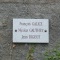 Photo Roussillon-en-Morvan - Plaque scellée sur la croix de BLEIN le VIEL