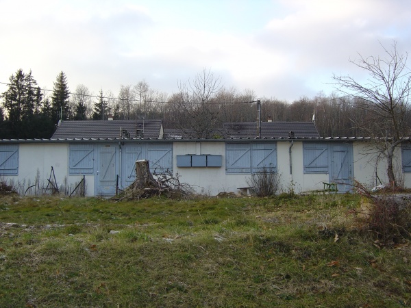 Photo Roussillon-en-Morvan - Une baraque abritant les Harkis à partir de 1962