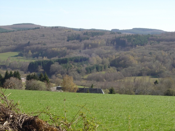 Photo Roussillon-en-Morvan - Toujours le POMMOY et son environnement