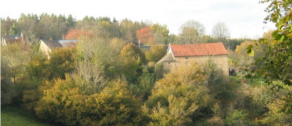 Photo Roussillon-en-Morvan - Le Grand Mizieux - Commune de Roussillon en Morvan et de la Celle en Morvan