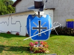 Photo paysage et monuments, Sainte-Croix - Sainte-Croix-en-Bresse. 71. Hommage à madame D'Artagnan d1