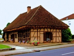 Photo paysage et monuments, Saint-Germain-du-Bois - Saint Germain du bois-71-Maison Bressane.1