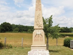 Photo paysage et monuments, Saint-Julien-sur-Dheune - le monument aux morts