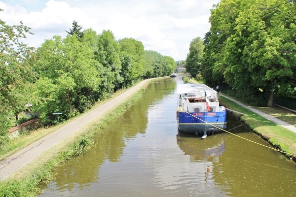 Photo Saint-Léger-sur-Dheune - le port