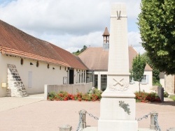 Photo paysage et monuments, Saint-Léger-sur-Dheune - le monument aux morts