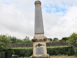Photo paysage et monuments, Saint-Sernin-du-Plain - le monument aux morts
