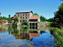 Photo paysage et monuments, Sens-sur-Seille - Sens sur Seille-Moulin du centre.2.