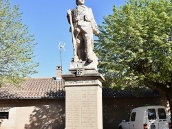 Photo paysage et monuments, Solutré-Pouilly - le Monument Aux Morts