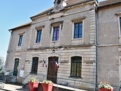 Photo paysage et monuments, Solutré-Pouilly - La Mairie