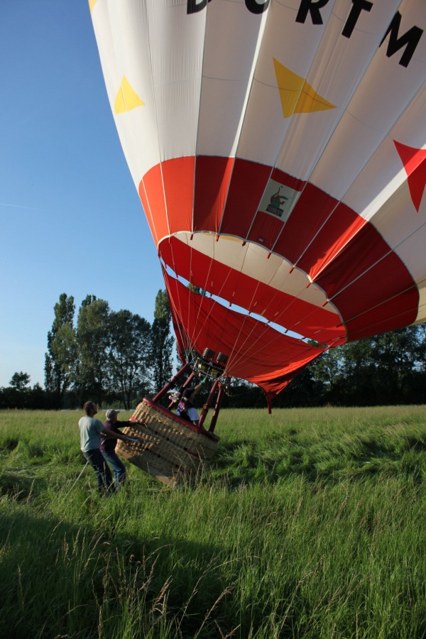 Photo La Chartre-sur-le-Loir - Sarthe montgolfière