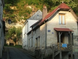 Photo paysage et monuments, La Chartre-sur-le-Loir - Vieille maison de la Chartre sur le Loir