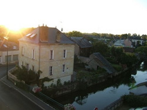 Photo La Chartre-sur-le-Loir - Maison en tuffaut au bord du Loir