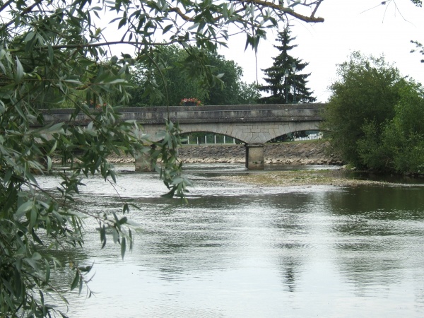 Photo La Chartre-sur-le-Loir - Pont sur le Loir rue de la Madeleine