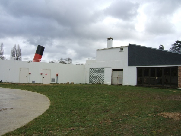 Photo La Chartre-sur-le-Loir - Piscine de la Chartre sur le Loir