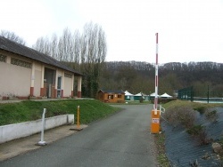 Photo paysage et monuments, La Chartre-sur-le-Loir - Entrée du camping de la Chartre sur le Loir