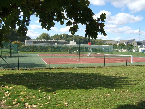Photo La Chartre-sur-le-Loir - Cours de tennis