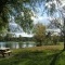 Photo La Chartre-sur-le-Loir - Coin pique nique au bord du lac