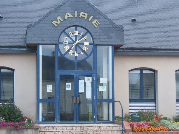 Photo Ruillé-sur-Loir - Entrée de la mairie de Ruillé sur le Loir