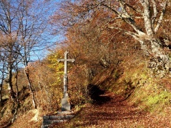 Photo paysage et monuments, Cessens - La Croix des Mariages sur la route du col du Sapeney