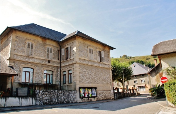 Photo Coise-Saint-Jean-Pied-Gauthier - La Commune