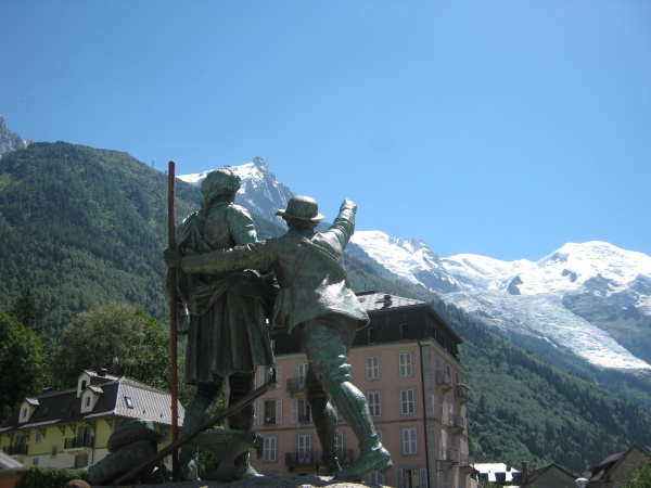 Photo Chamonix-Mont-Blanc - statue  dans chamonix