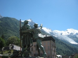 Photo paysage et monuments, Chamonix-Mont-Blanc - statue  dans chamonix