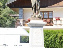Photo paysage et monuments, Châtillon-sur-Cluses - le monument aux morts